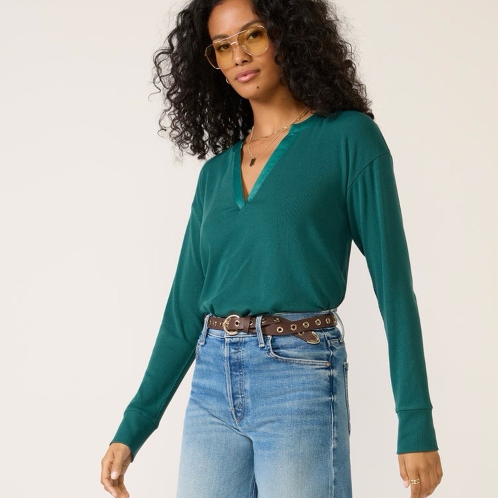 Evereve Bex Split Neck Top Size S Satin Trim Soft Rib Knit Green Modal Blend - Picture 3 of 13